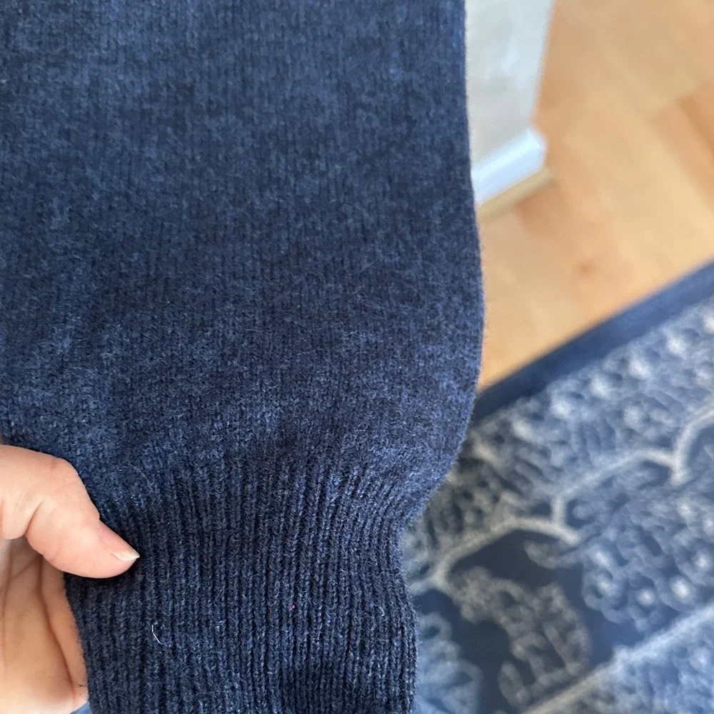 Polo Ralph Lauren Men's Deep Blue V-Neck Sweater lambswool,  sz large